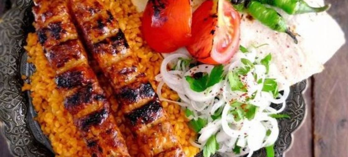 İstanbul`da Türk Yemekleri: En İyi Yemekler ve Restoranlar için Bir Rehber